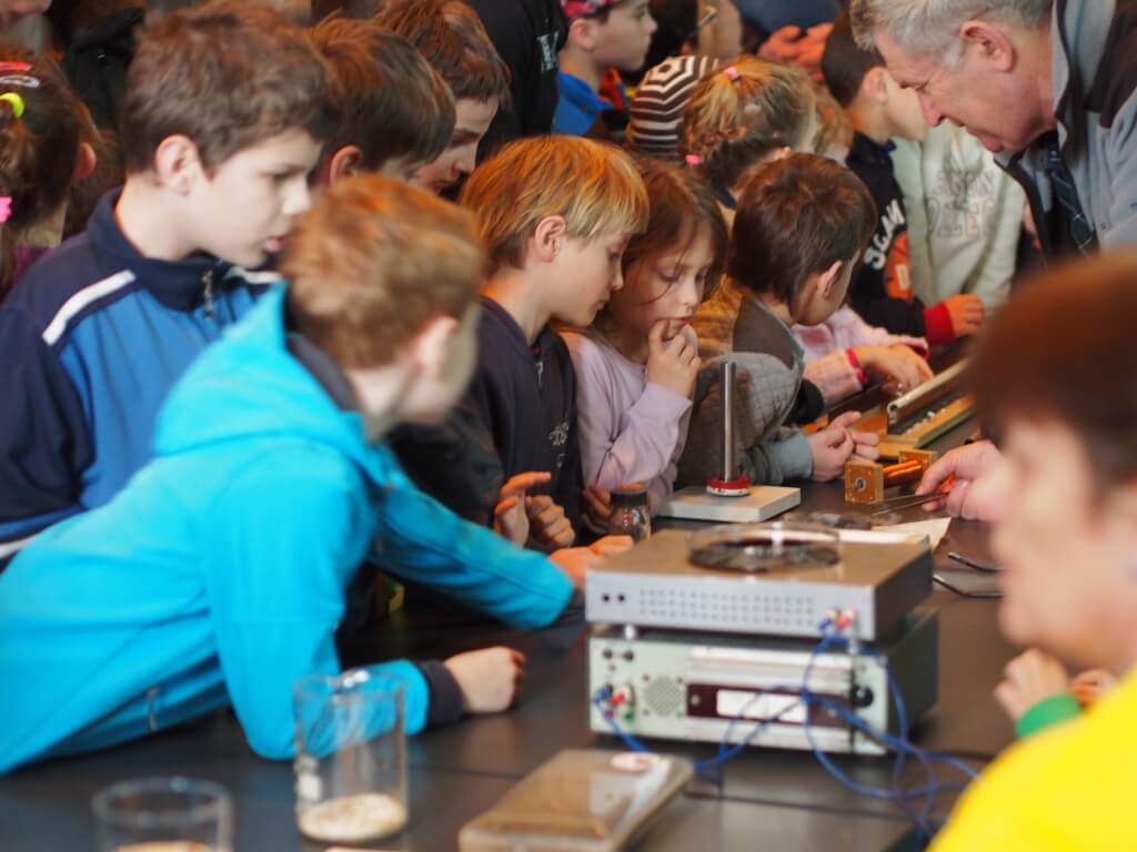 Vzdelávanie, veda, kultúra v Elektrárni Piešťany